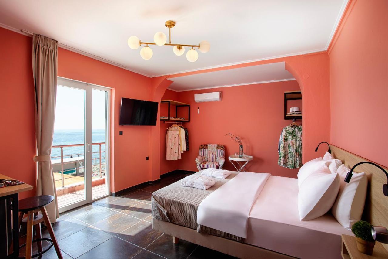 Conte Cristo Suites Paralía Exterior foto